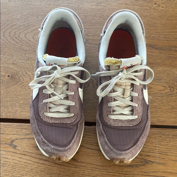 Nike Women's Waffle Debut Vintage Running Shoes - Brown and White - Picture 5 of 6